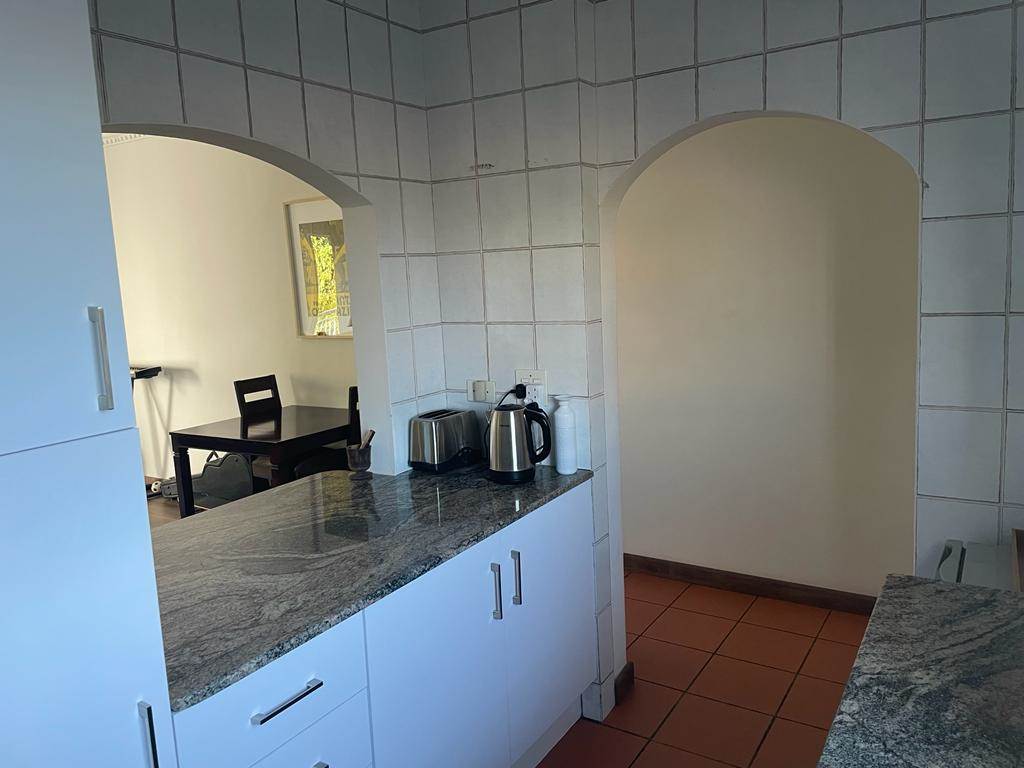 1 Bed Apartment in Illovo photo number 3