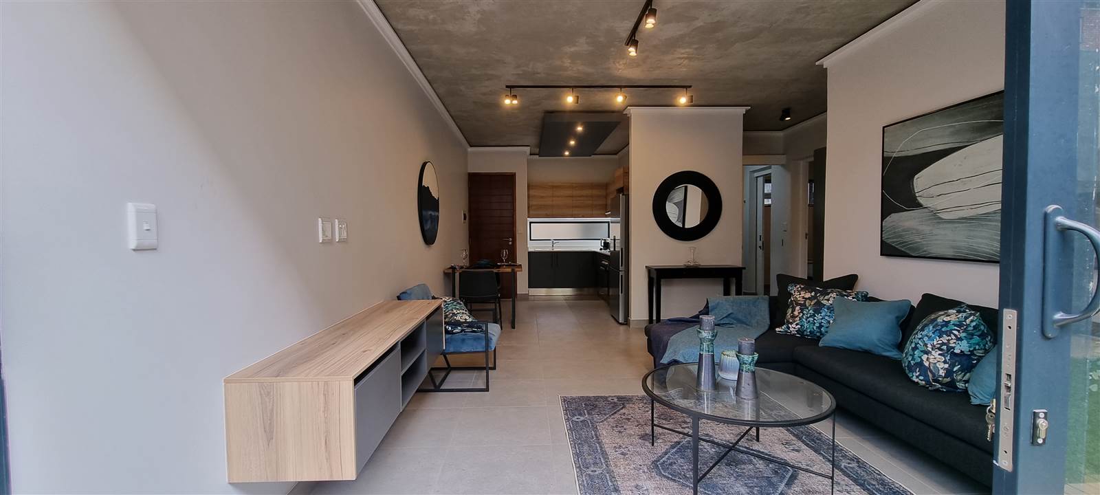 2 Bed Apartment in Nieuw Muckleneuk photo number 8