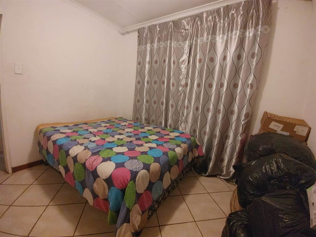 2 Bed House in Leondale photo number 11