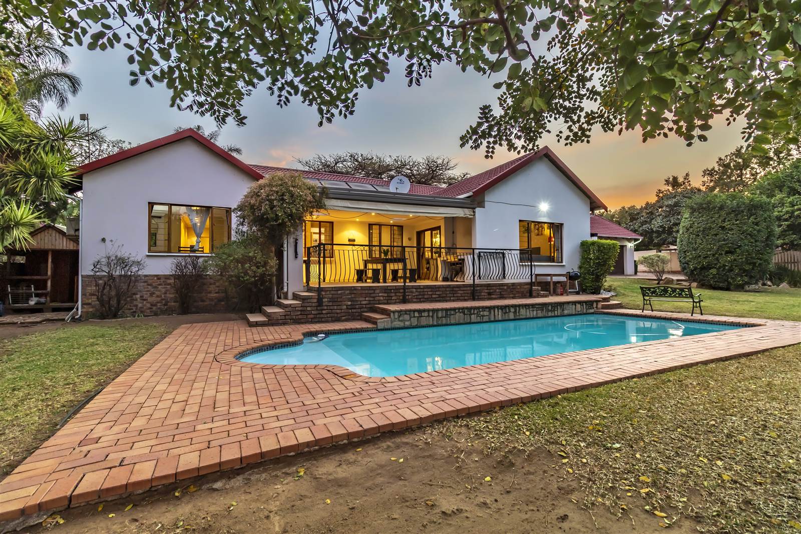5 Bed House in Lonehill photo number 1