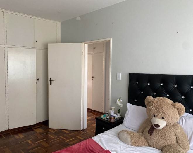 2 Bed Apartment in Port Elizabeth Central photo number 5