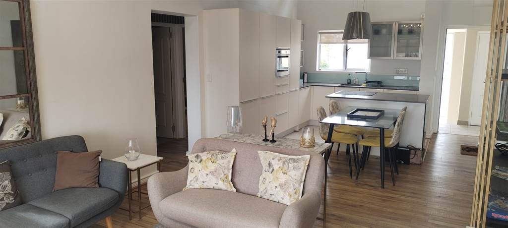 2 Bed Apartment in Harbour Island photo number 12