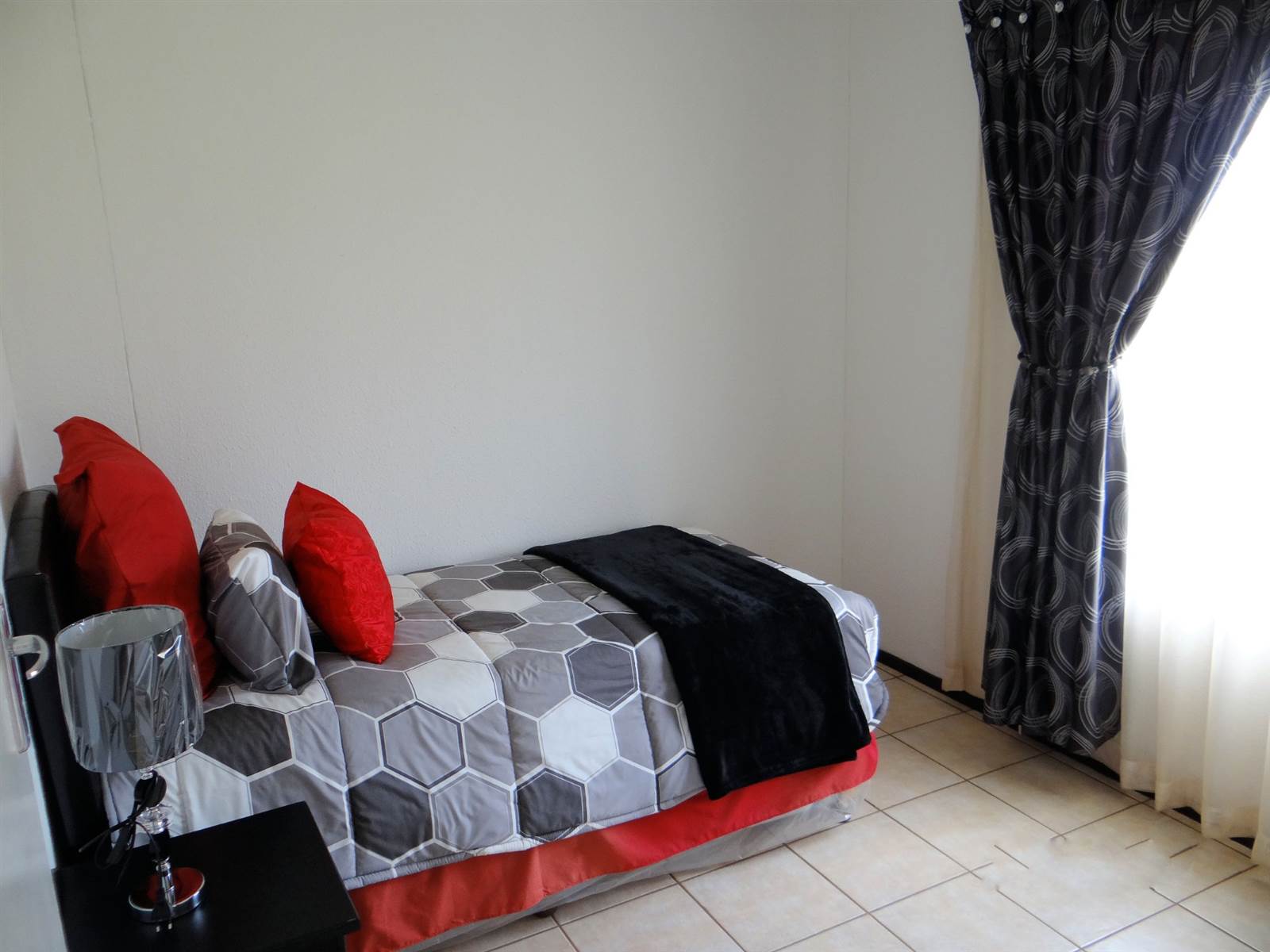2 Bed House in Lenasia photo number 15