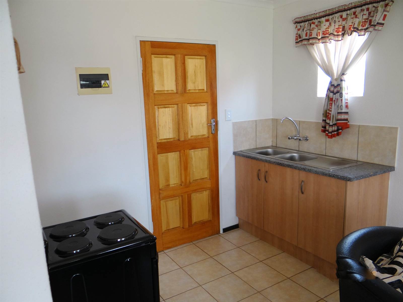 2 Bed House in Lenasia photo number 7