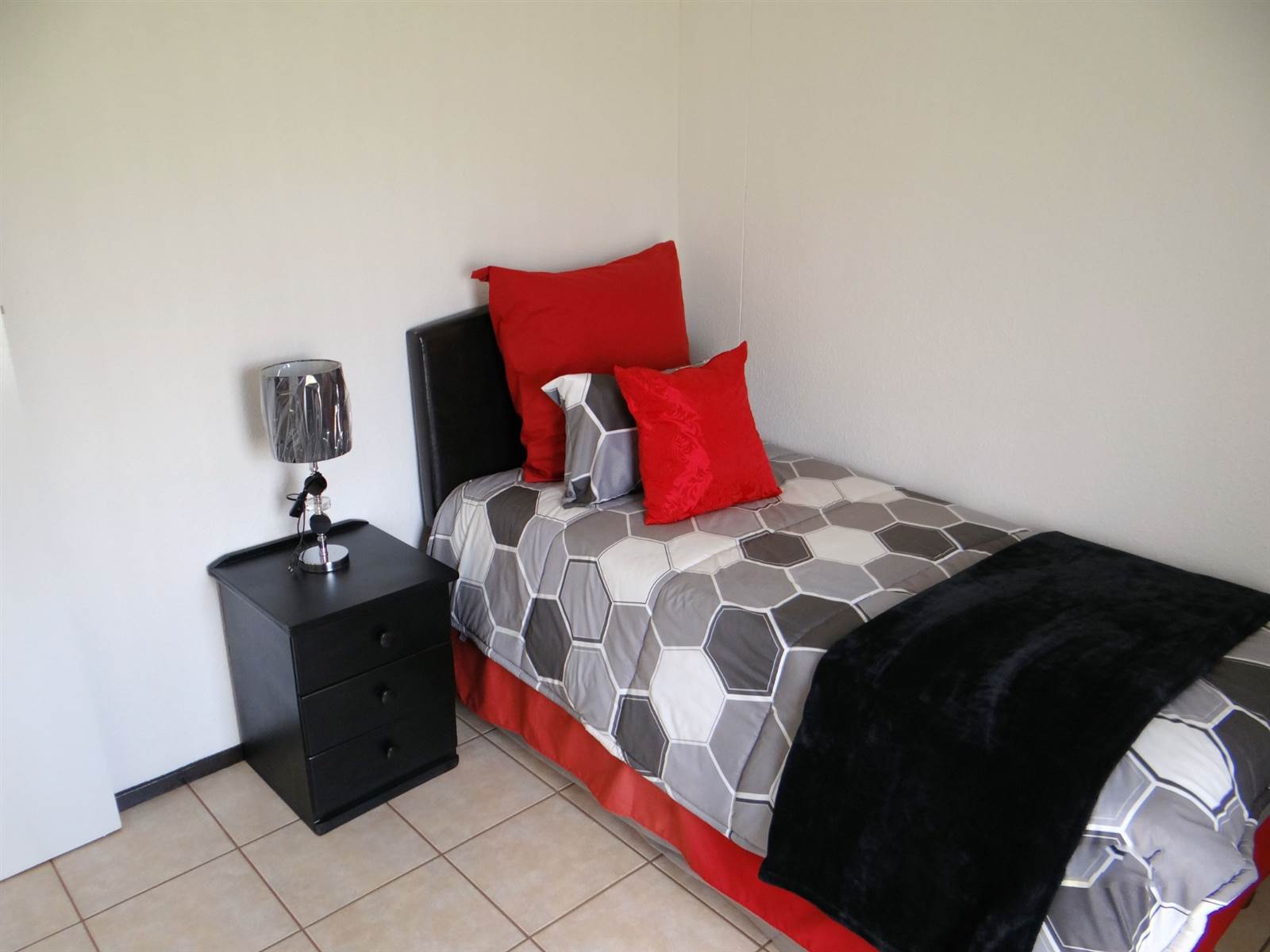 2 Bed House in Lenasia photo number 16