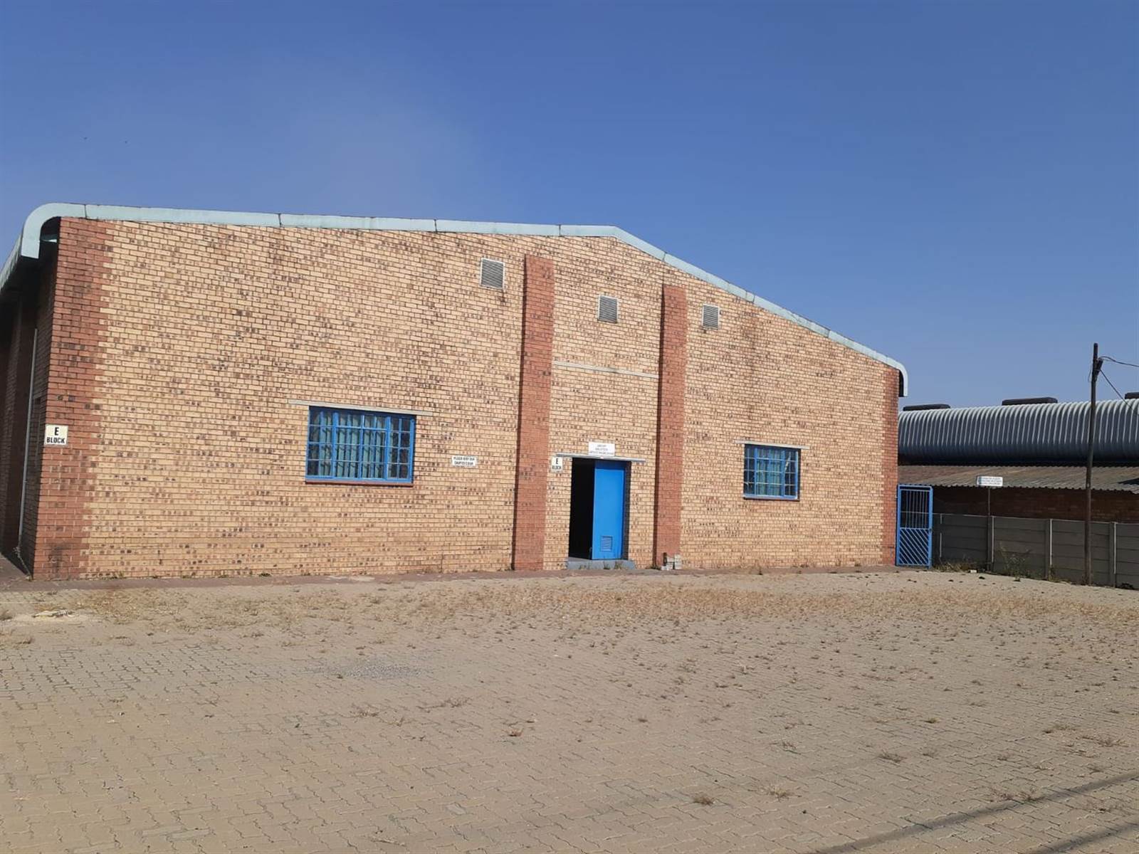1250  m² Commercial space in Secunda photo number 1