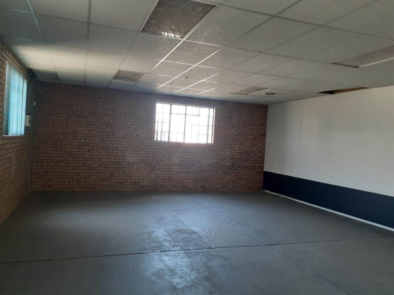 1250  m² Commercial space in Secunda photo number 3