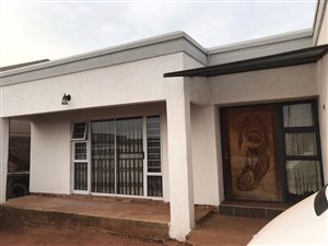 3 Bed House in Moleleki