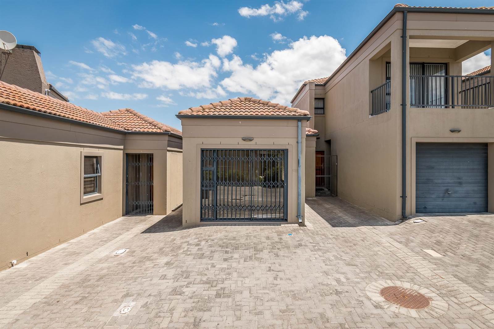 2 Bed House in Protea Heights photo number 5