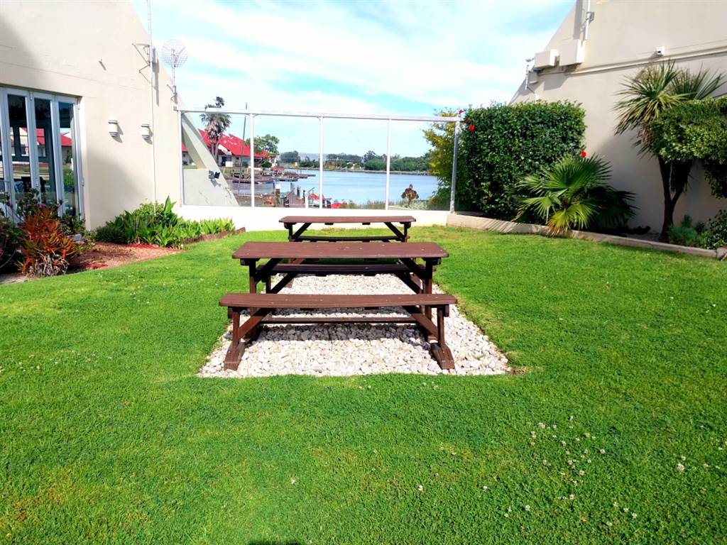 1 Bed Apartment in Port Owen photo number 17