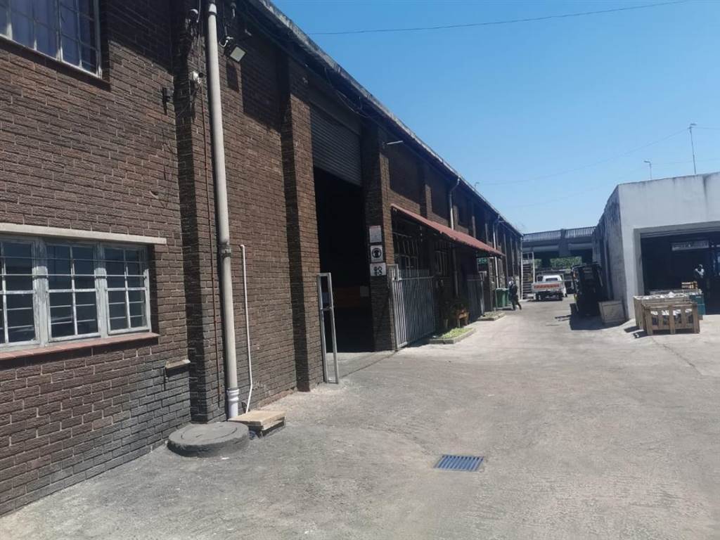 1750  m² Industrial space in Clairwood photo number 1