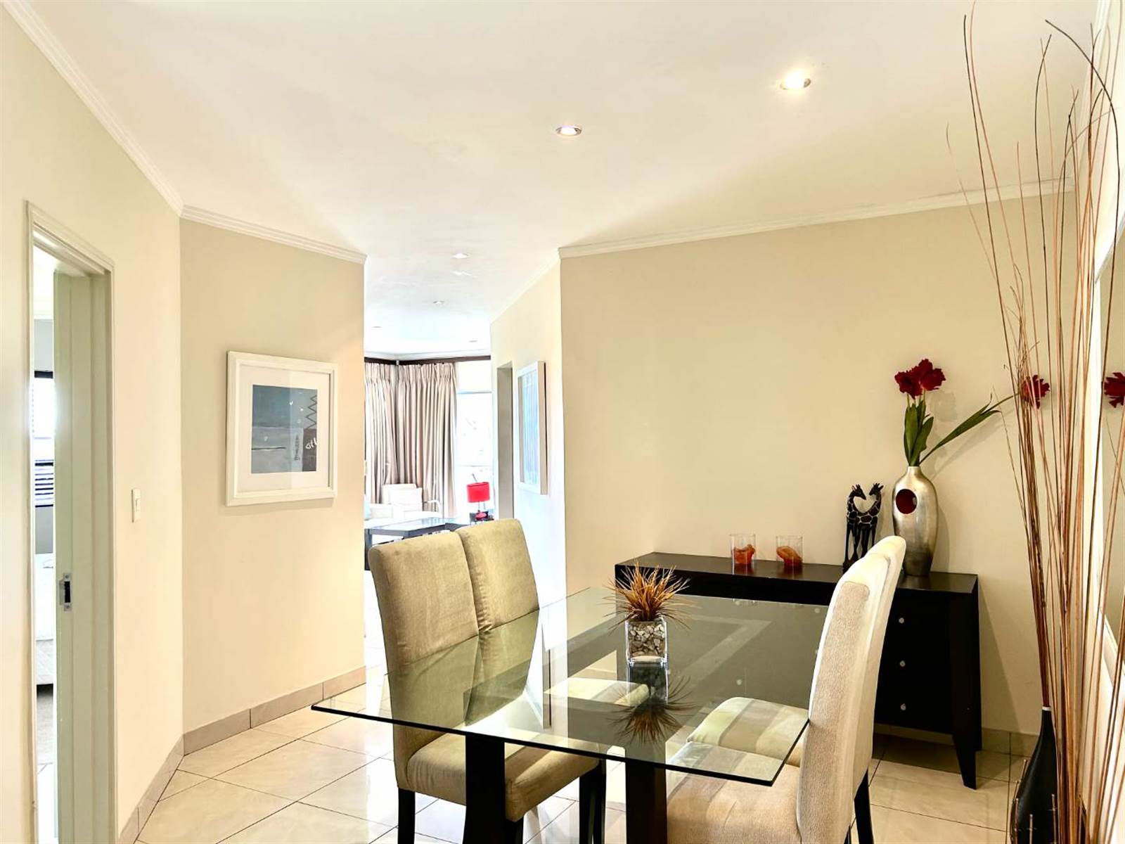2 Bed Apartment in Sandhurst photo number 9