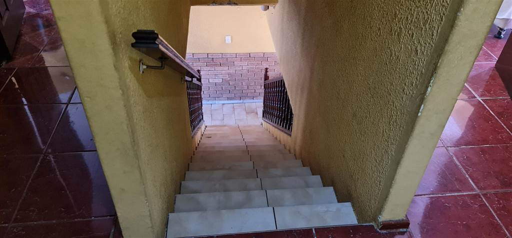 3 Bed Duplex in Isipingo photo number 9