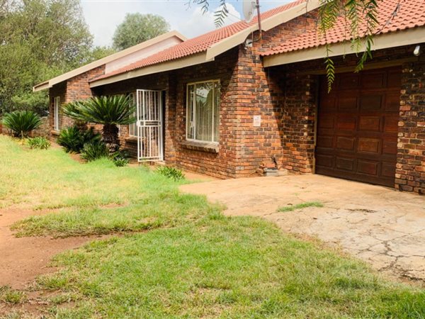 2 Bed House in Unitas Park