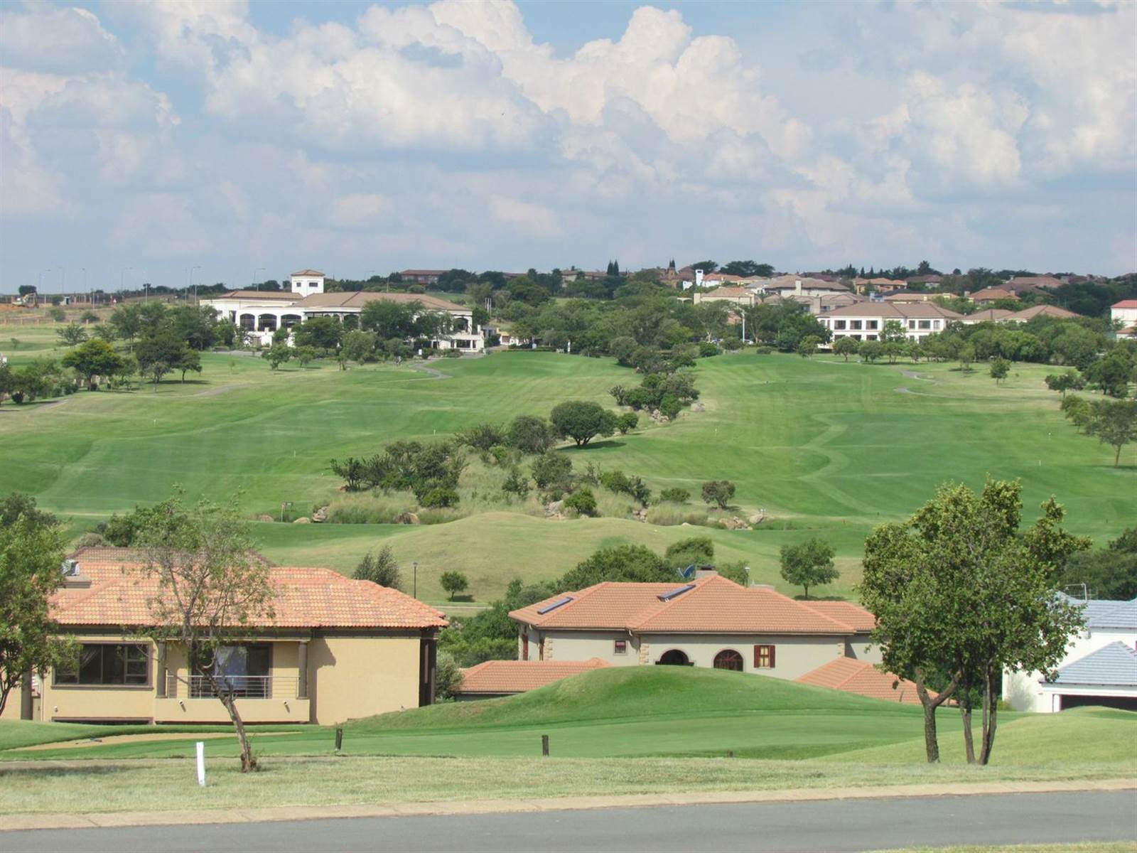 990 m² Land available in Blue Valley Golf Estate photo number 18