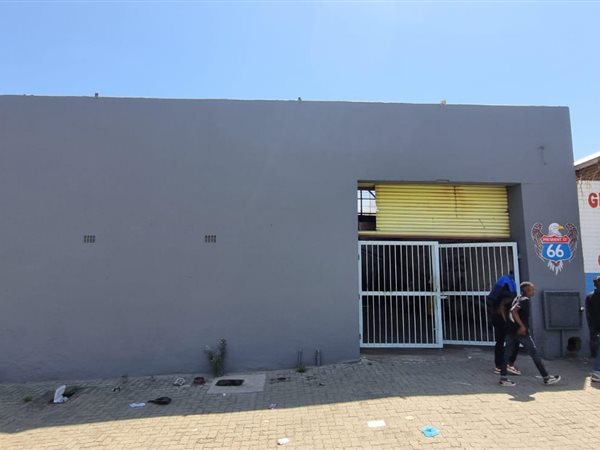 400  m² Commercial space in Krugersdorp Central