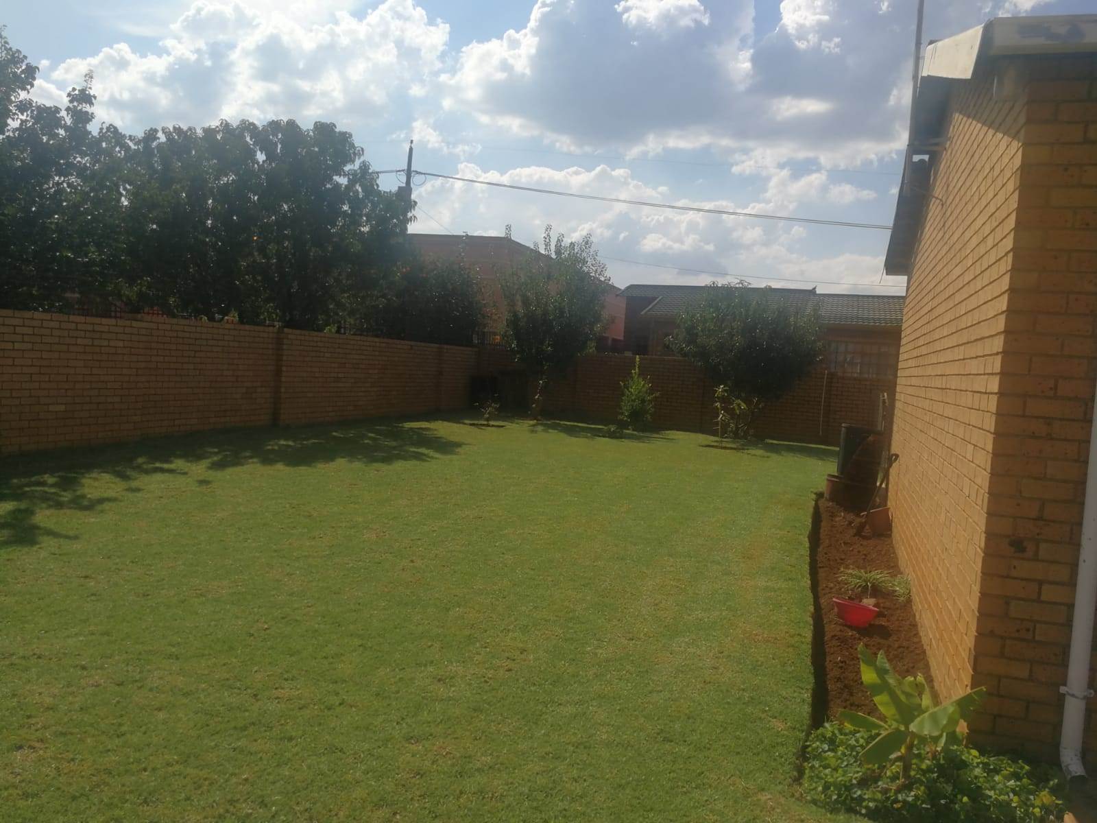 2 Bed Townhouse in Delmas photo number 3