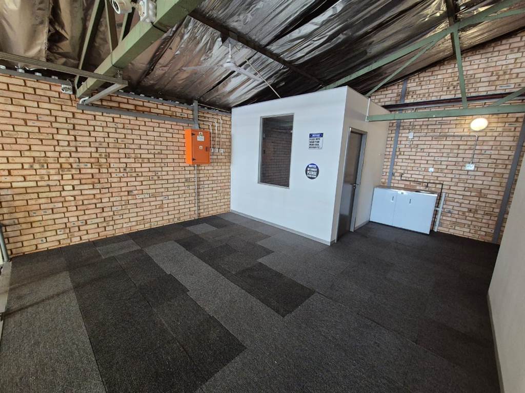 215  m² Industrial space in Wadeville photo number 6
