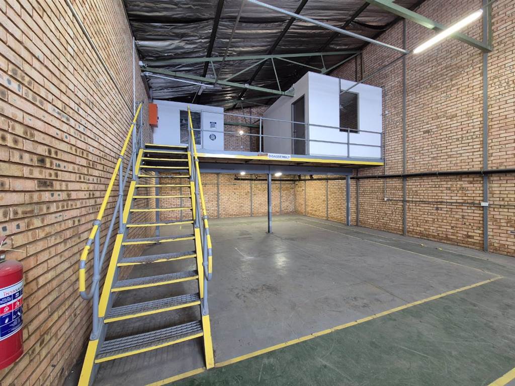 215  m² Industrial space in Wadeville photo number 3