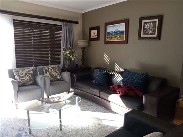 3 Bedroom Townhouse 3 Bedroom Townhouse