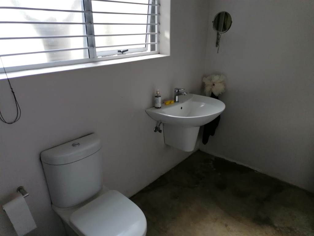 3 Bed House in Bazley Beach photo number 12