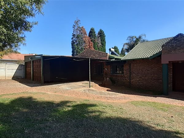 5 Bedroom House 5 Bedroom House