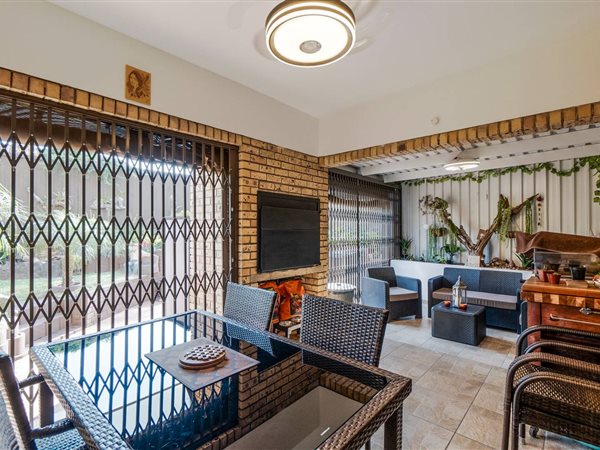 4 Bedroom Townhouse 4 Bedroom Townhouse