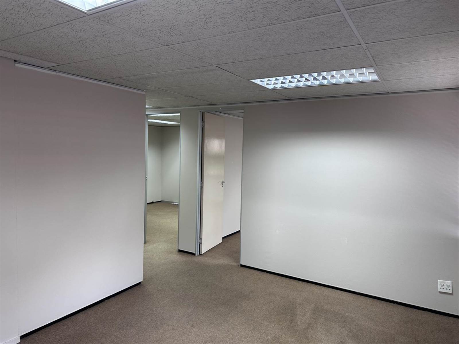 1500  m² Office Space in Menlyn photo number 5