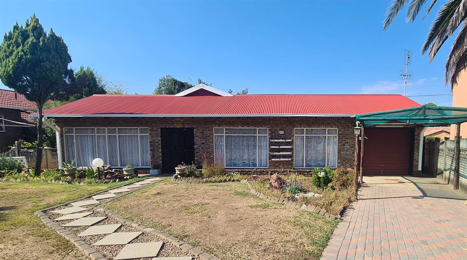 3 Bed House in Uitsig photo number 1
