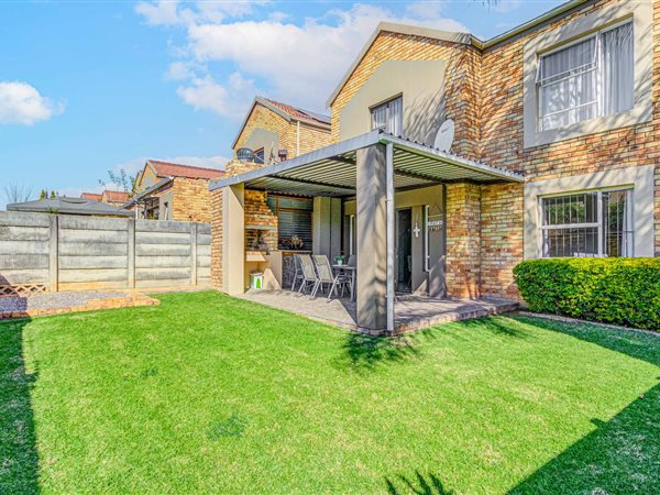 3 Bedroom Townhouse 3 Bedroom Townhouse