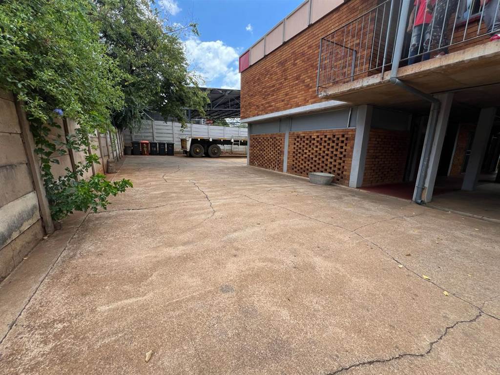 824  m² Commercial space in Pretoria North photo number 10
