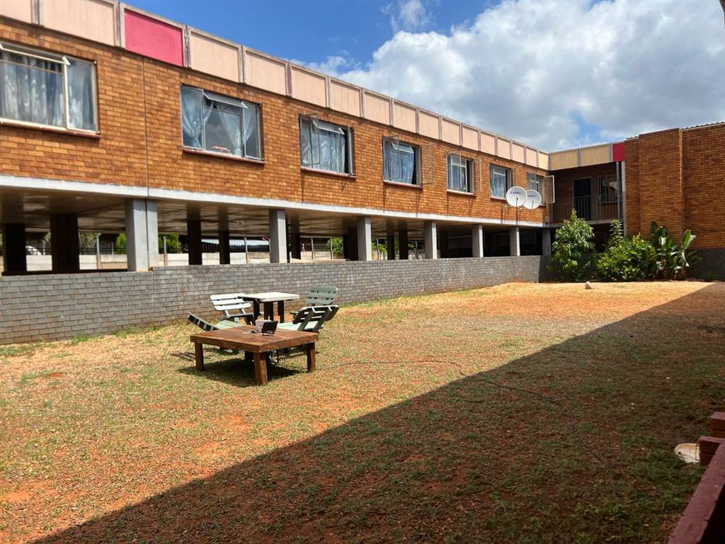 824  m² Commercial space in Pretoria North photo number 5