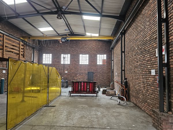 238  m² Industrial space