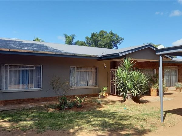 3 Bed House in Capricorn