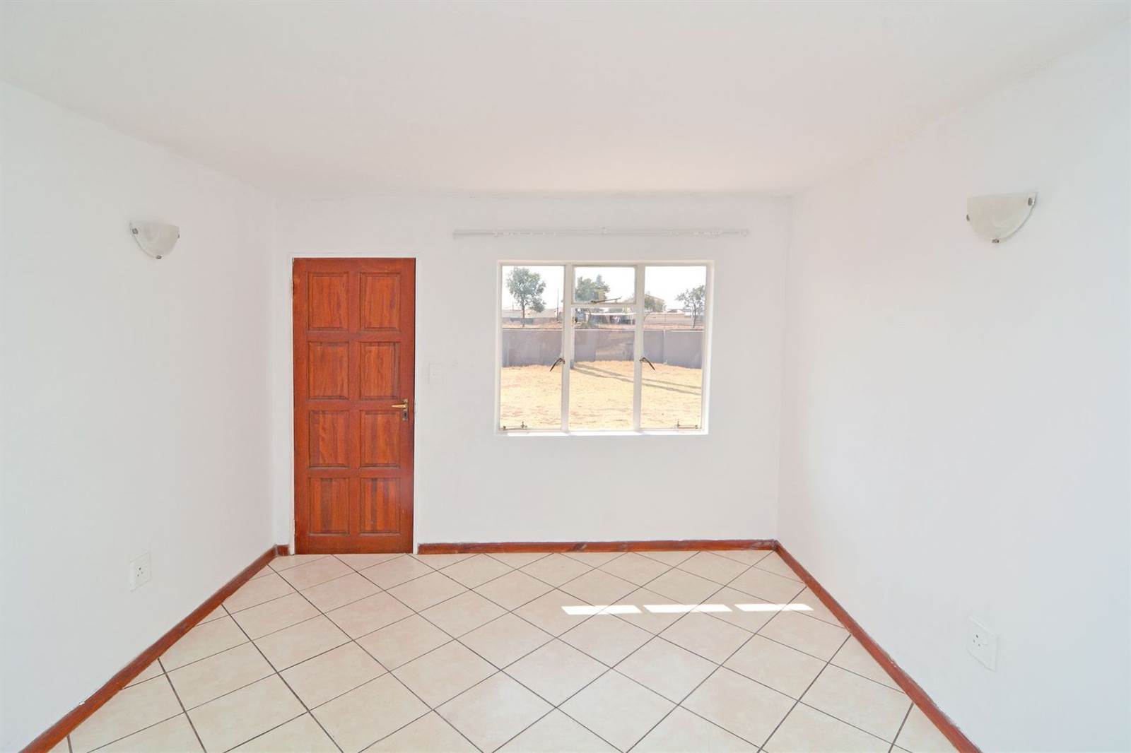 3 Bed Apartment in Protea Glen photo number 6
