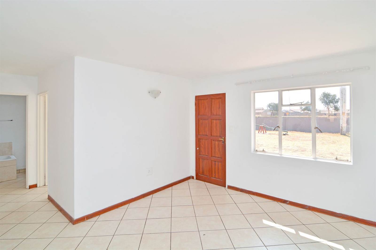 3 Bed Apartment in Protea Glen photo number 5