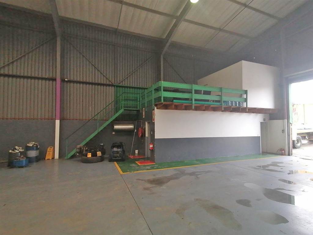 1618  m² Industrial space in Spartan photo number 3