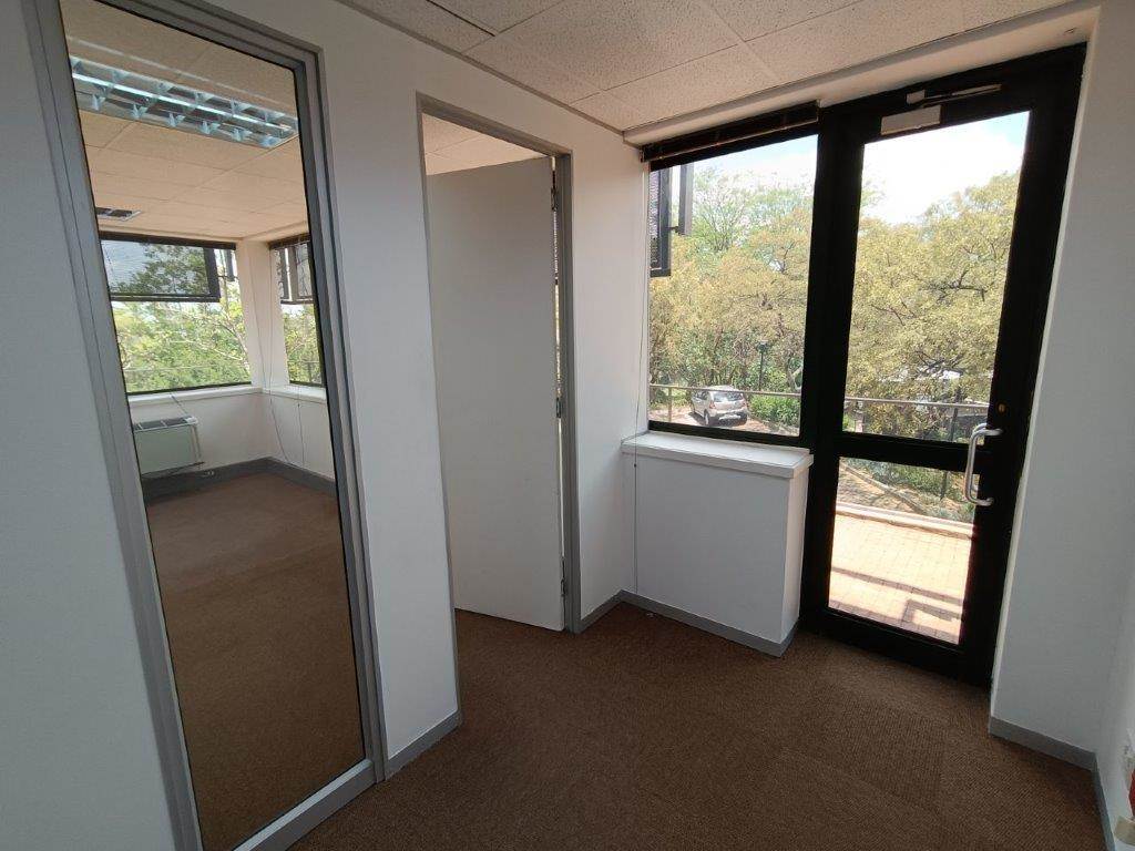296  m² Commercial space in Woodmead photo number 16
