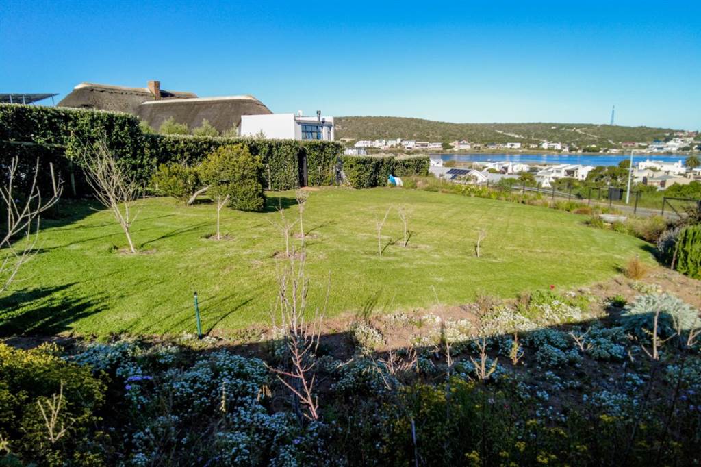 824 m² Land available in Stilbaai photo number 3