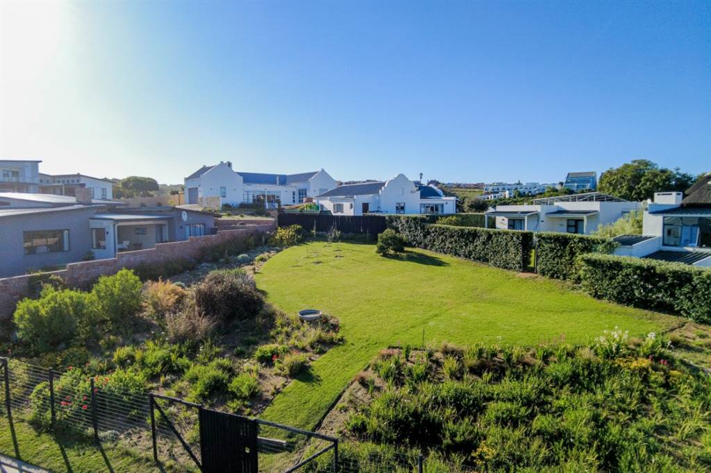 824 m² Land available in Stilbaai photo number 5