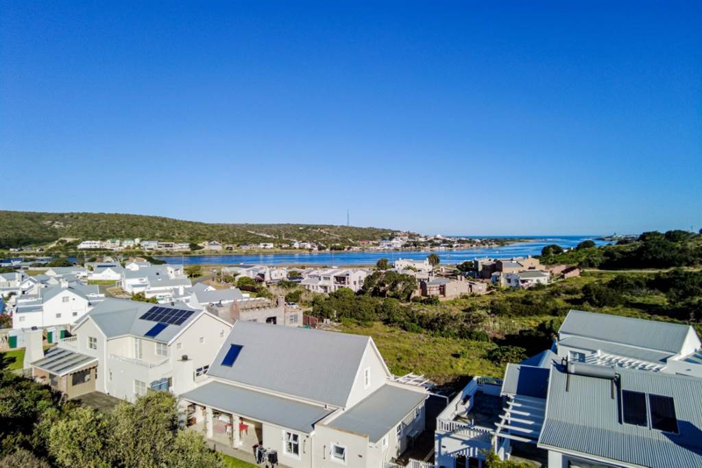 824 m² Land available in Stilbaai photo number 1