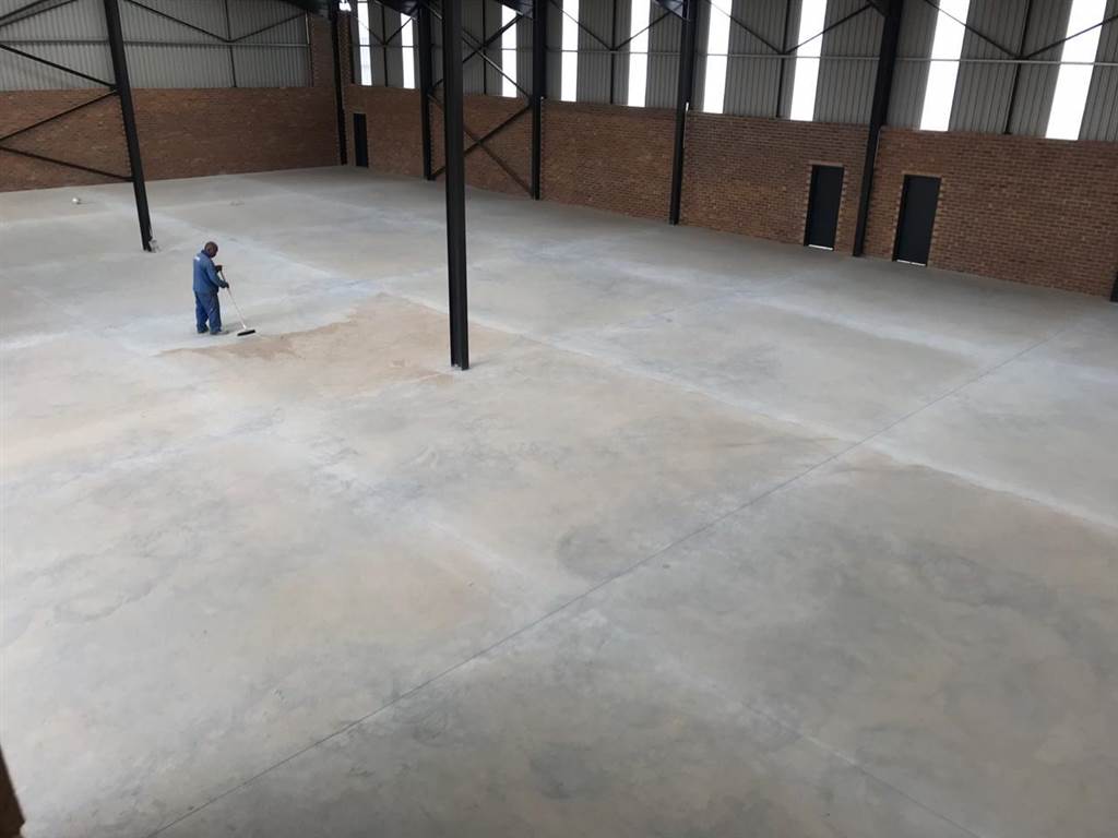 340  m² Industrial space in Clayville photo number 20