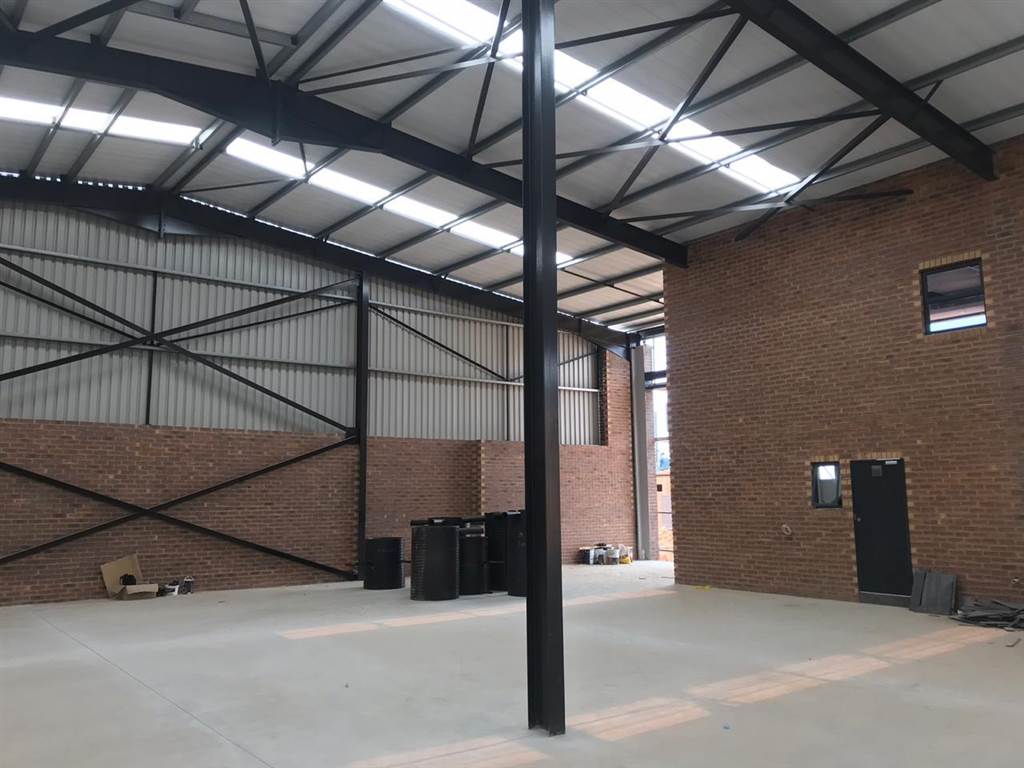 340  m² Industrial space in Clayville photo number 17