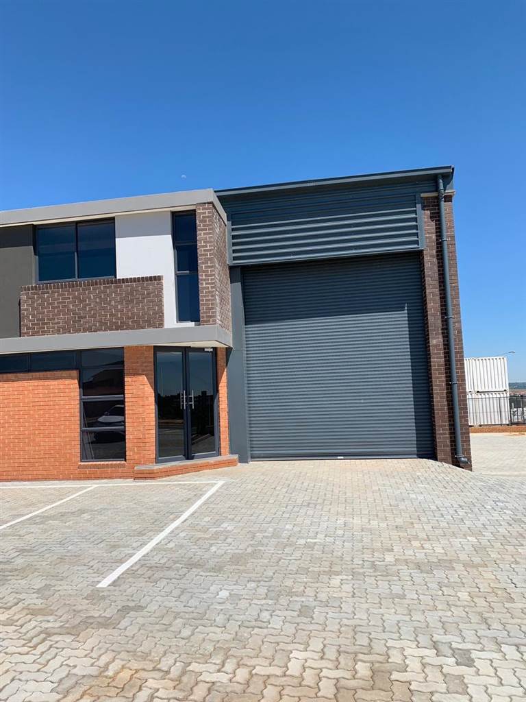 340  m² Industrial space in Clayville photo number 2