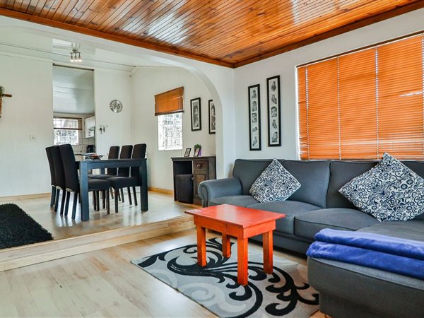 2 Bedroom House 2 Bedroom House