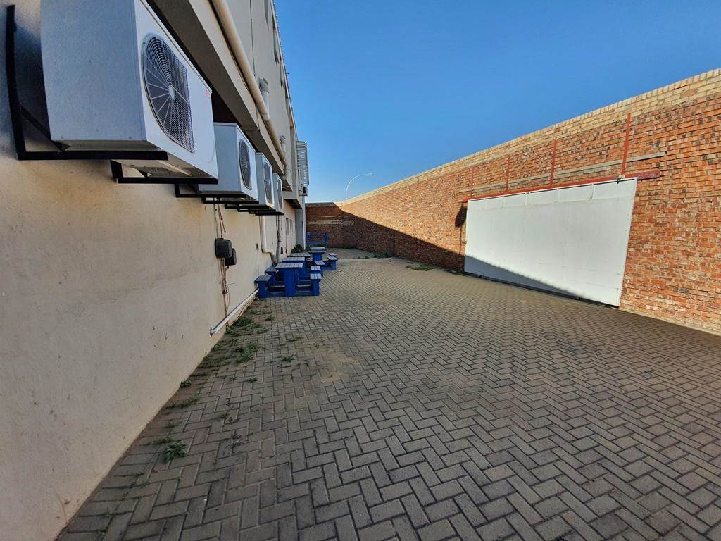 2080  m² Industrial space in Ooseinde photo number 15