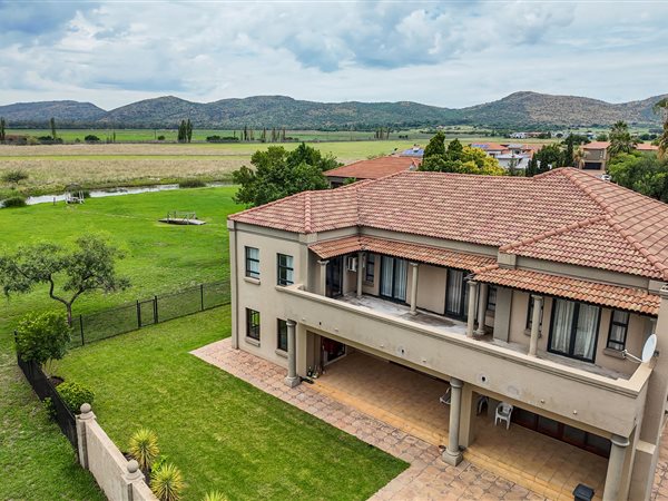 6 Bedroom House 6 Bedroom House