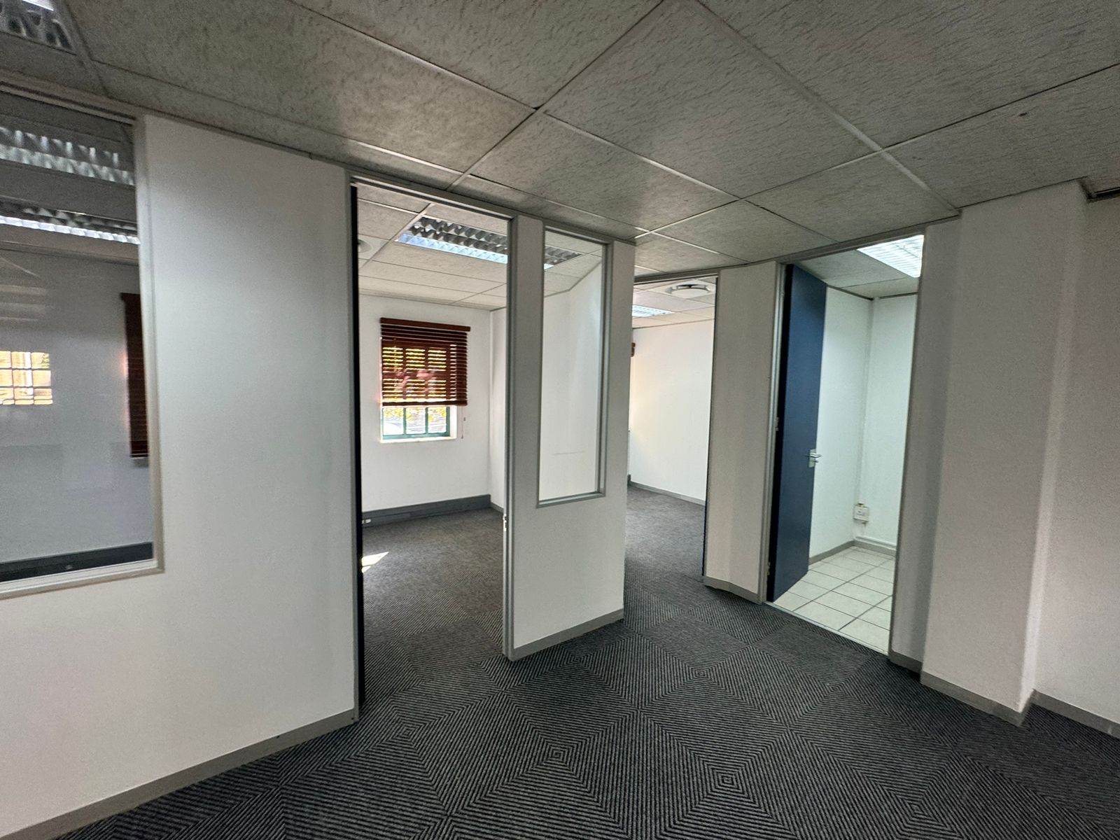 606  m² Commercial space in Sunninghill photo number 24
