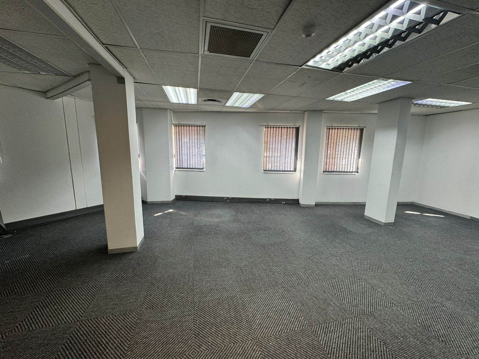 606  m² Commercial space in Sunninghill photo number 19