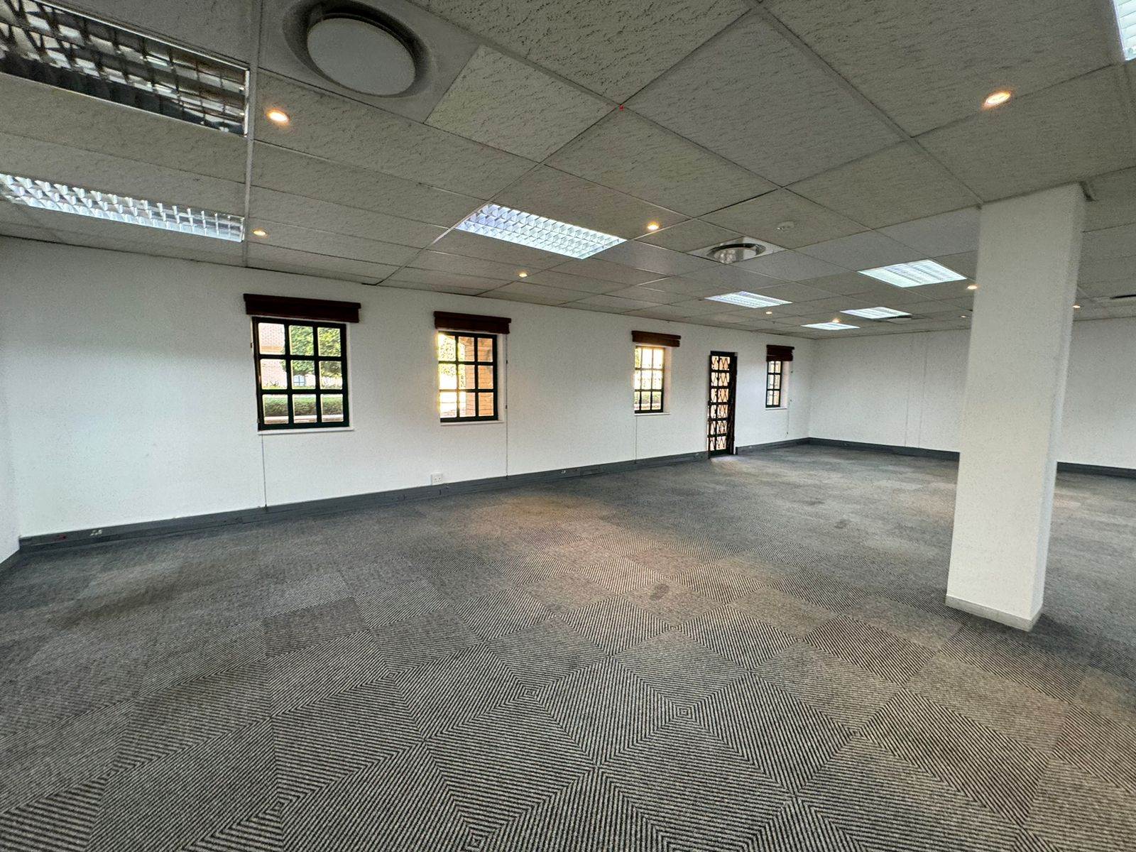 606  m² Commercial space in Sunninghill photo number 18